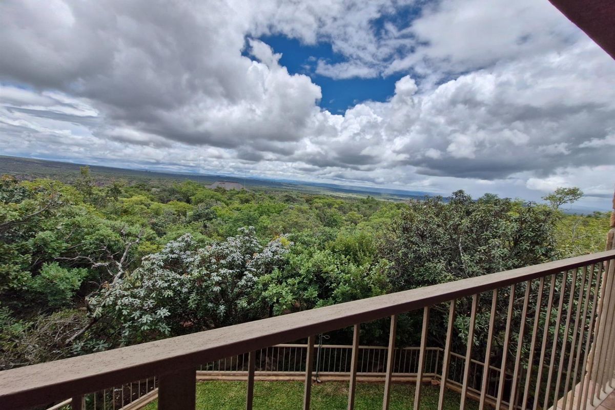 PRISTINE WHEELCHAIR-FRIENDLY BUSHVELD HOME FOR SALE - Photo 2