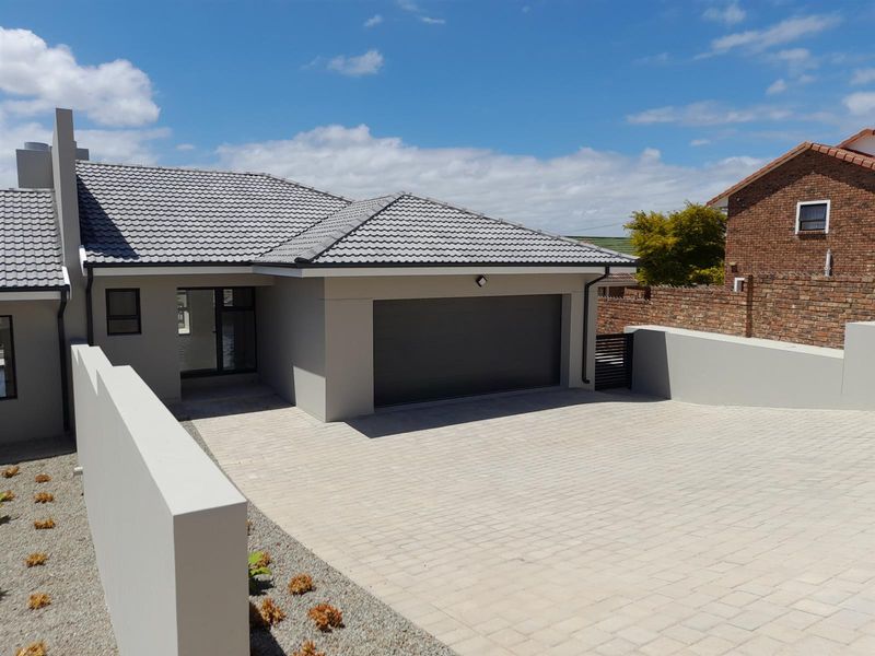 Modern Duet in the Garden Route - Photo 2