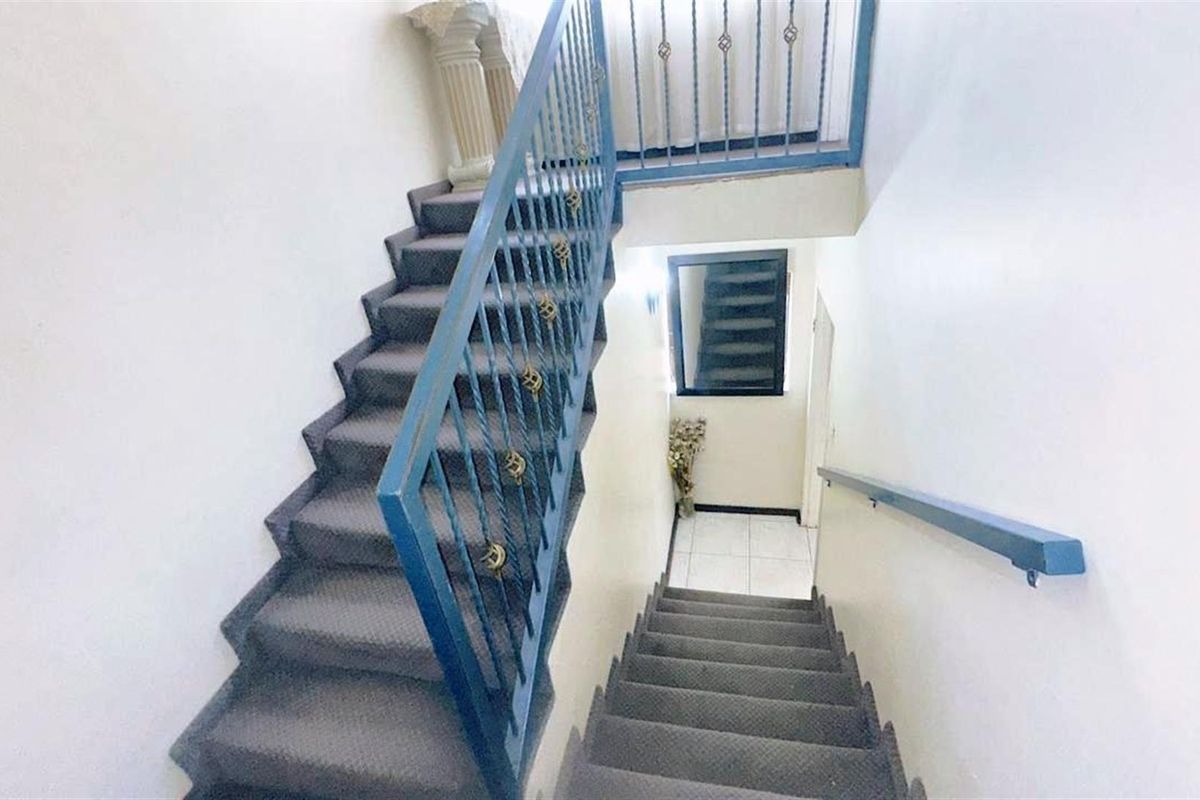 4 Bedroom Duplex House For Sale in Bezuidenhout Valley, Johannesburg - Photo 4