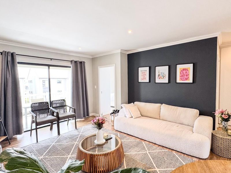 Prime Investment or Lifestyle Apartment in Emberton Estate, Gillitts - Photo 9