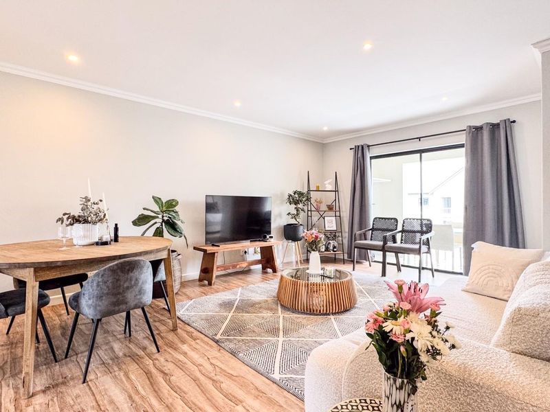 Prime Investment or Lifestyle Apartment in Emberton Estate, Gillitts - Photo 8