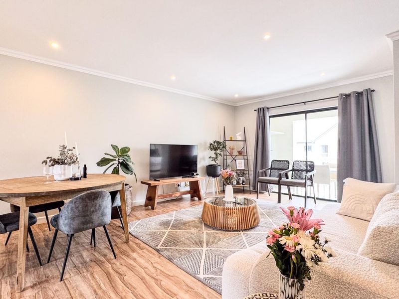 Prime Investment or Lifestyle Apartment in Emberton Estate, Gillitts - Photo 5