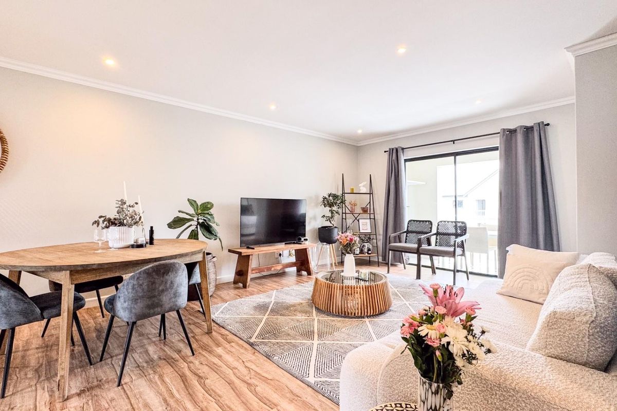 Prime Investment or Lifestyle Apartment in Emberton Estate, Gillitts - Photo 5