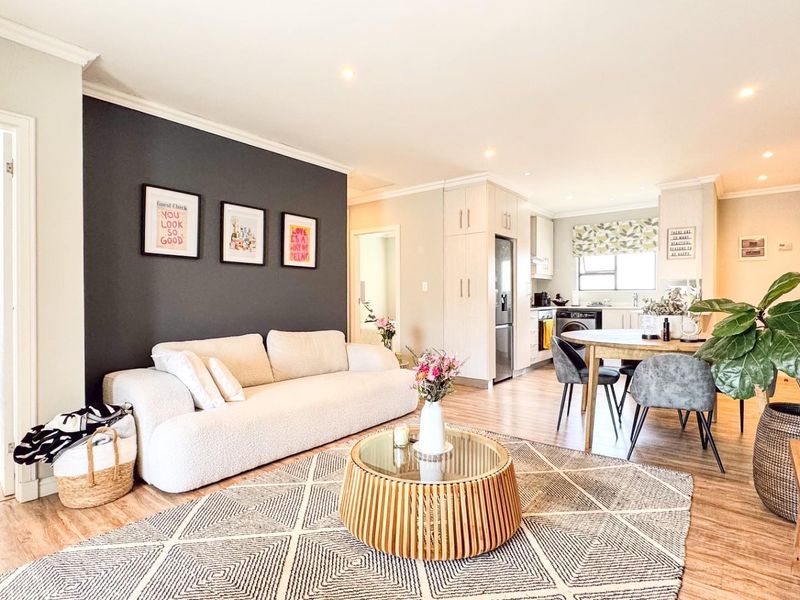 Prime Investment or Lifestyle Apartment in Emberton Estate, Gillitts - Photo 3