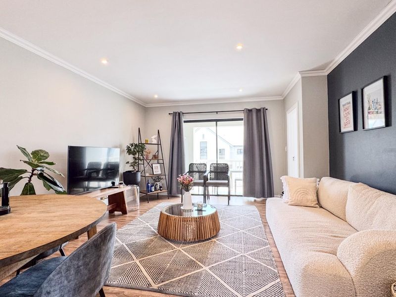 Prime Investment or Lifestyle Apartment in Emberton Estate, Gillitts - Photo 10