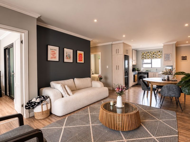 Prime Investment or Lifestyle Apartment in Emberton Estate, Gillitts - Photo 2
