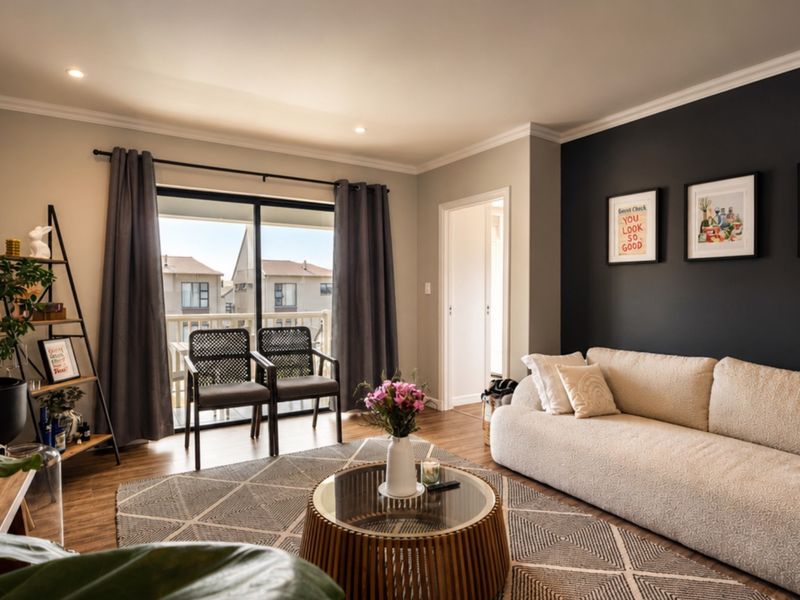 Prime Investment or Lifestyle Apartment in Emberton Estate, Gillitts - Photo 4