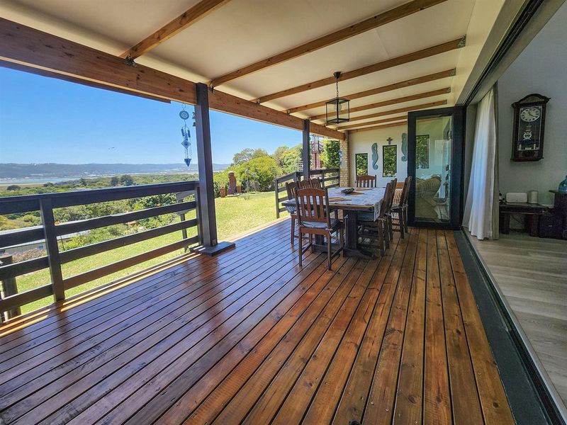 MODERN HOME, TRANQUIL VIEWS. - Photo 3