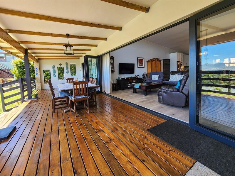 MODERN HOME, TRANQUIL VIEWS. - Photo 4