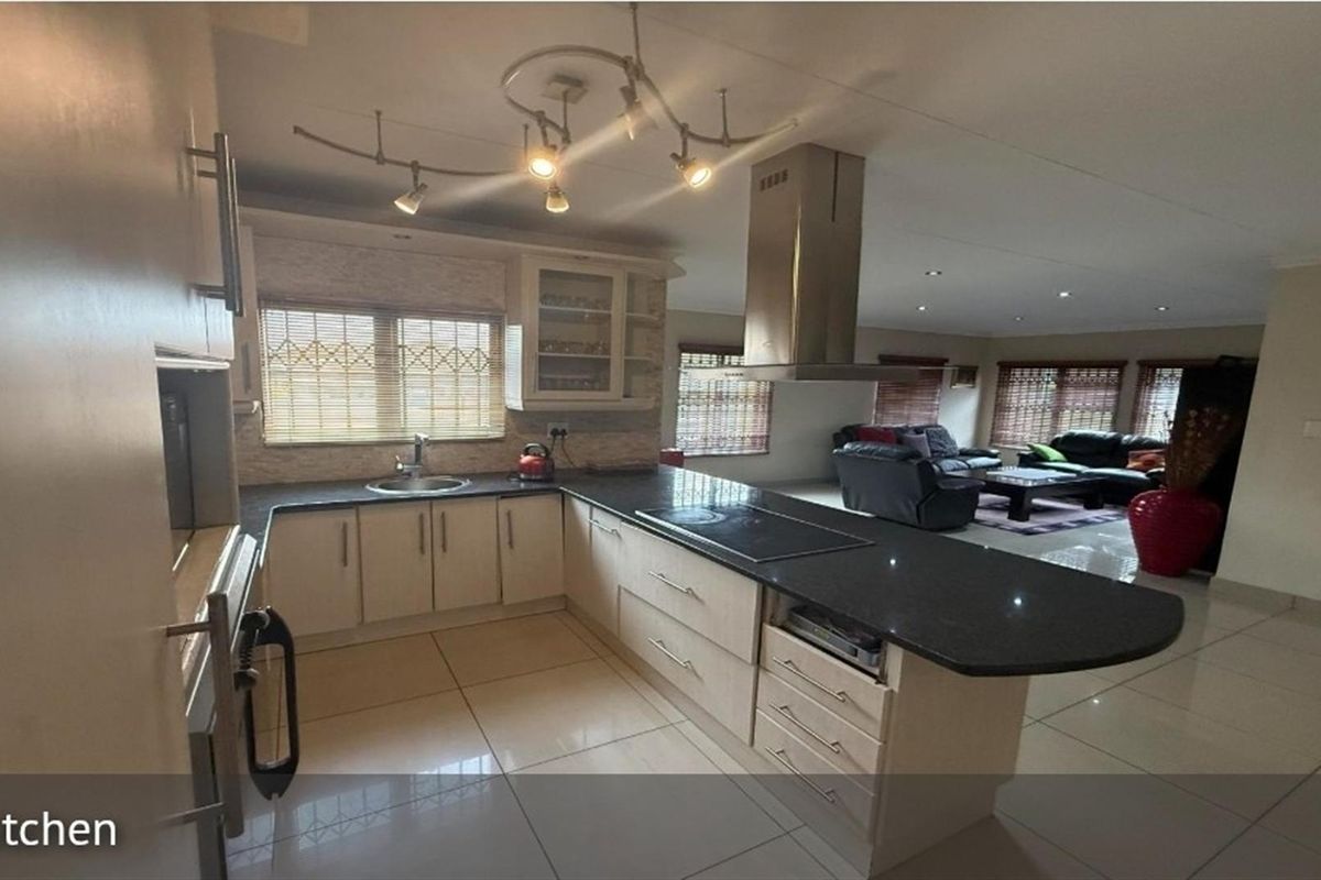 Neat 3-Bedroom Family Home with Double Garage in Secure Area Secunda - Photo 2