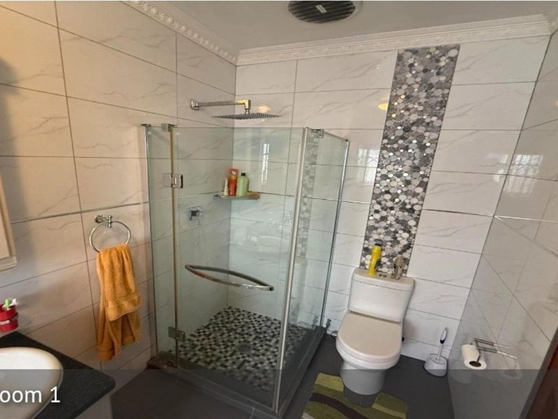 Neat 3-Bedroom Family Home with Double Garage in Secure Area Secunda - Photo 10