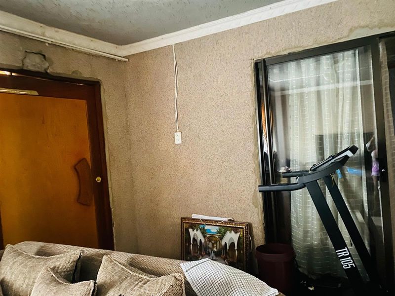 House for sale Madadeni section 7 - Photo 8