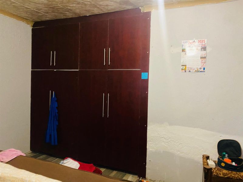 House for sale Madadeni section 7 - Photo 9