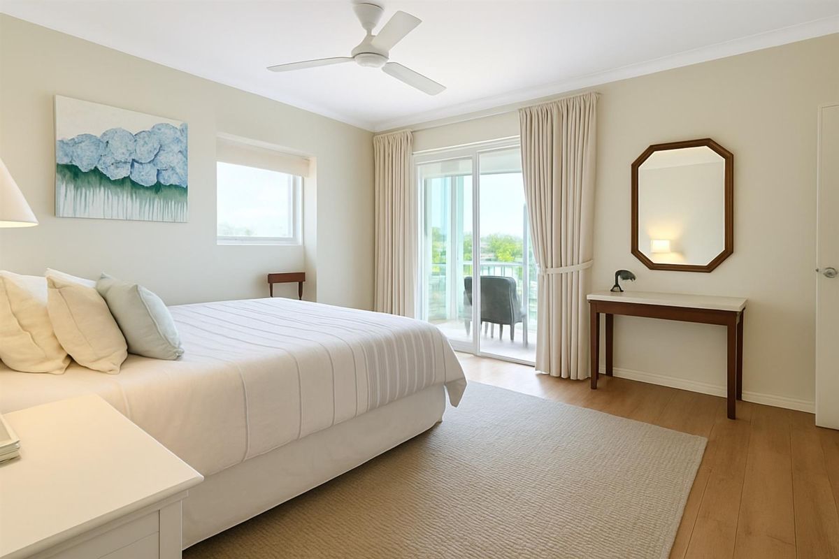 Penthouse Apartment For Sale in Harbour Island, Gordons Bay - Photo 3