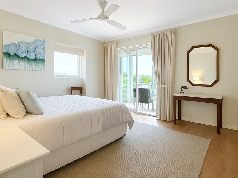 Penthouse Apartment For Sale in Harbour Island, Gordons Bay - Photo 3