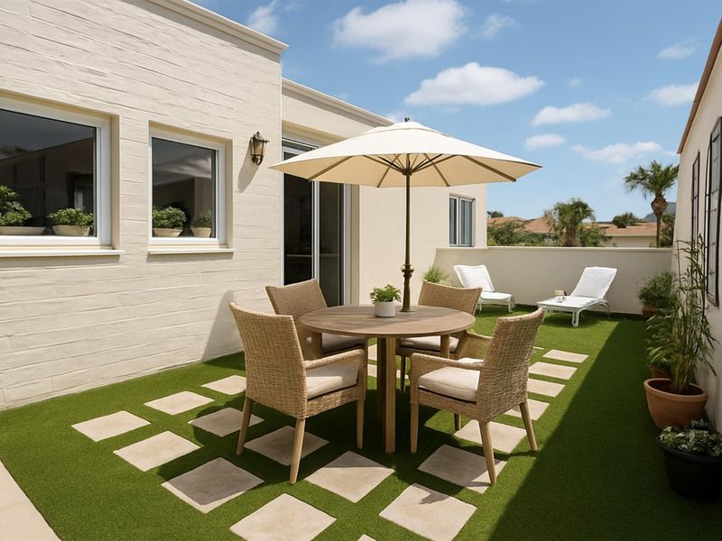 Penthouse Apartment For Sale in Harbour Island, Gordons Bay - Photo 1