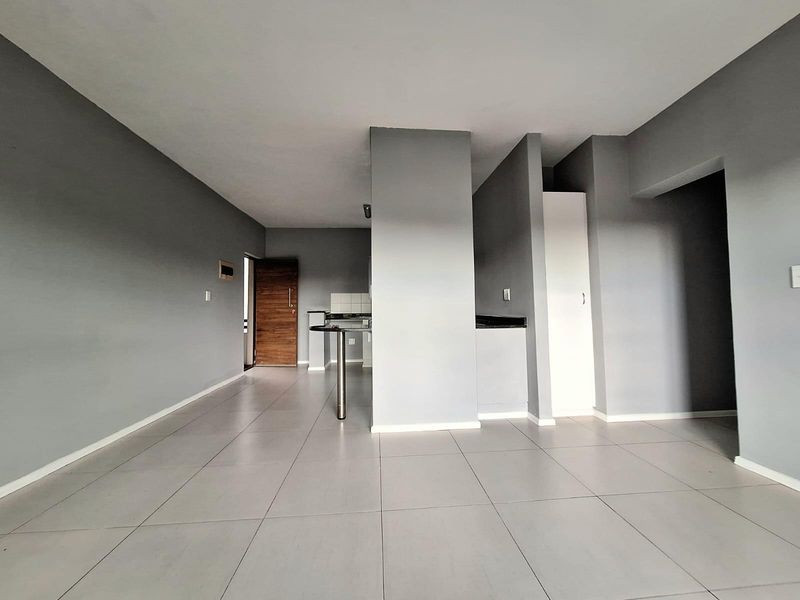 Spacious Corner 3 Bedroom Apartment | Sheffield Manor Estate - Photo 6