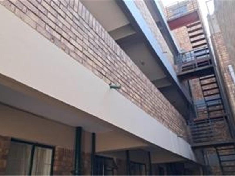 Commercial Property For Sale in Yeoville, Johannesburg - Photo 8
