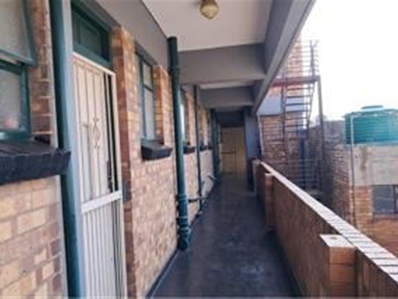 Commercial Property For Sale in Yeoville, Johannesburg - Photo 4