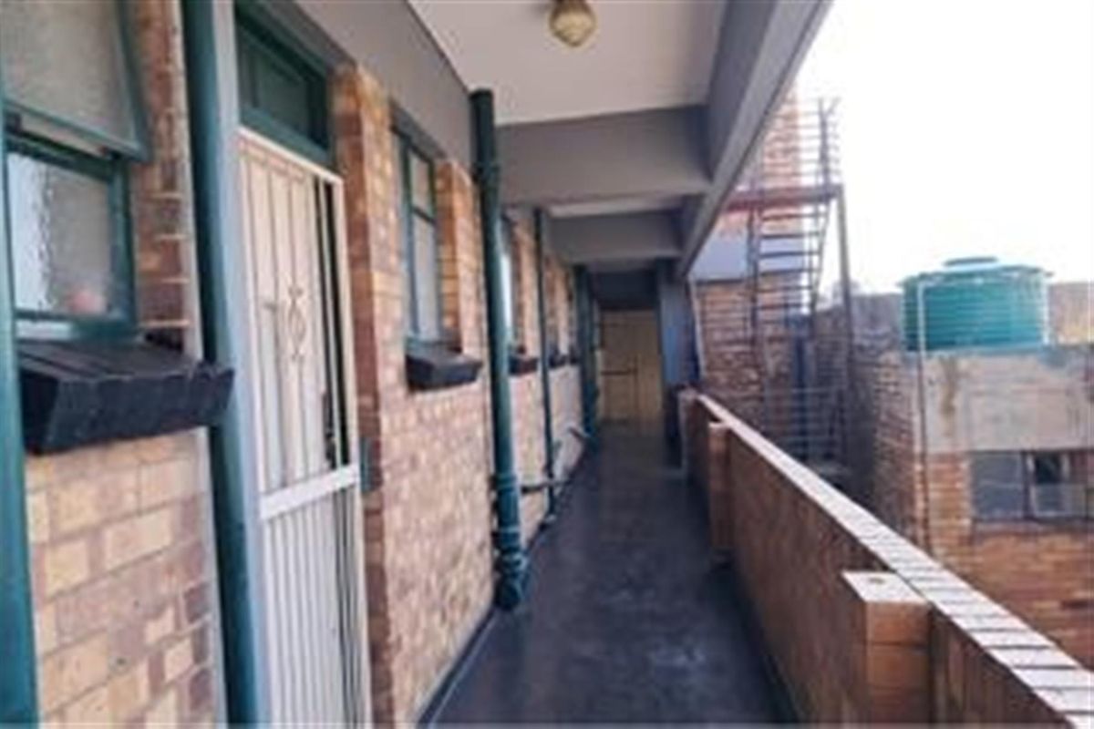 Commercial Property For Sale in Yeoville, Johannesburg - Photo 4