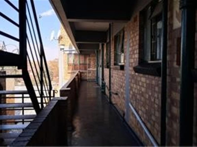 Commercial Property For Sale in Yeoville, Johannesburg - Photo 5