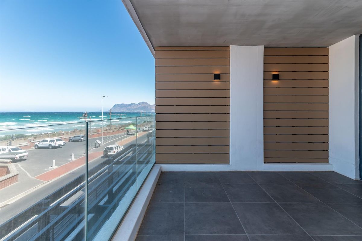 Art Deco Apartment with Sea Views - Photo 2