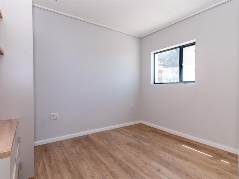 Art Deco Apartment with Sea Views - Photo 9