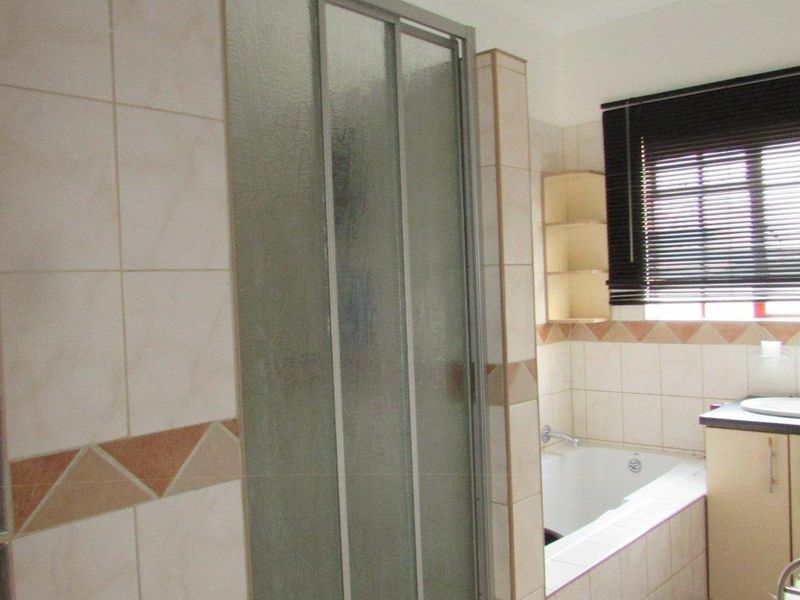 Townhouse For Sale in Bronkhorstspruit - Photo 10