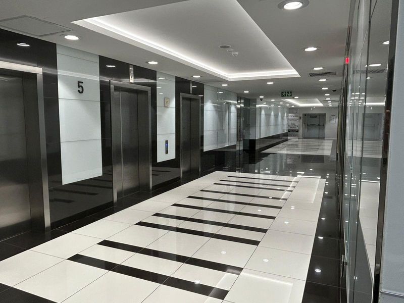 PREMIUM OFFICES TO LET ON THE FORESHORE - Photo 2