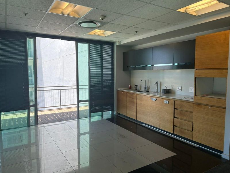 AAA-Grade Office To Rent in Convention Towers, Foreshore, Cape Town - Photo 6