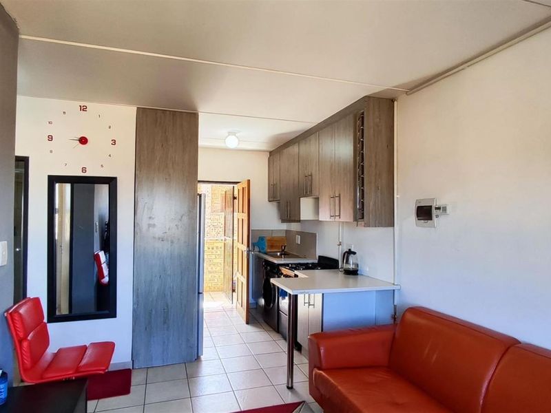 Apartment For Sale in Boksburg - Photo 4