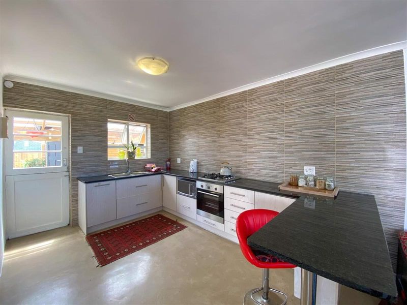 Versatile Dual-Living Beach Home | Corner Stand with Greenbelt Views | Walk to Silversands Beach - Photo 8