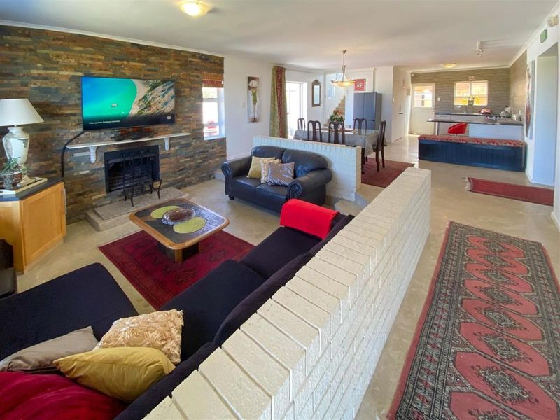 Versatile Dual-Living Beach Home | Corner Stand with Greenbelt Views | Walk to Silversands Beach - Photo 5