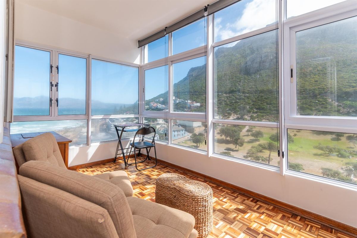 Spacious 3 bed contemporary apartment with spectacular sea views. - Photo 2