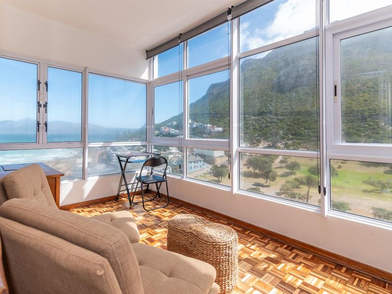 Spacious 3 bed contemporary apartment with spectacular sea views. - Photo 2