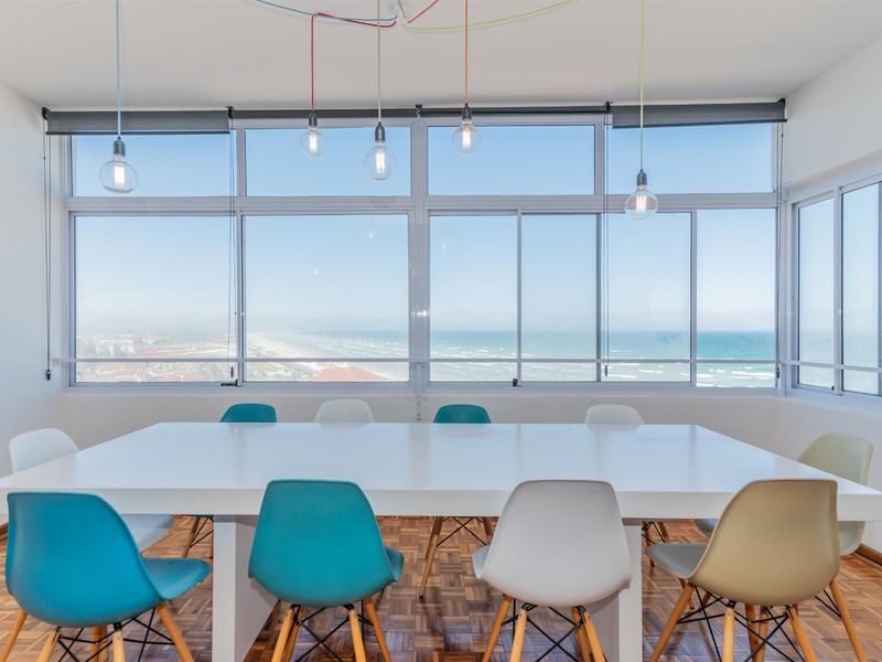 Spacious 3 bed contemporary apartment with spectacular sea views. - Photo 6