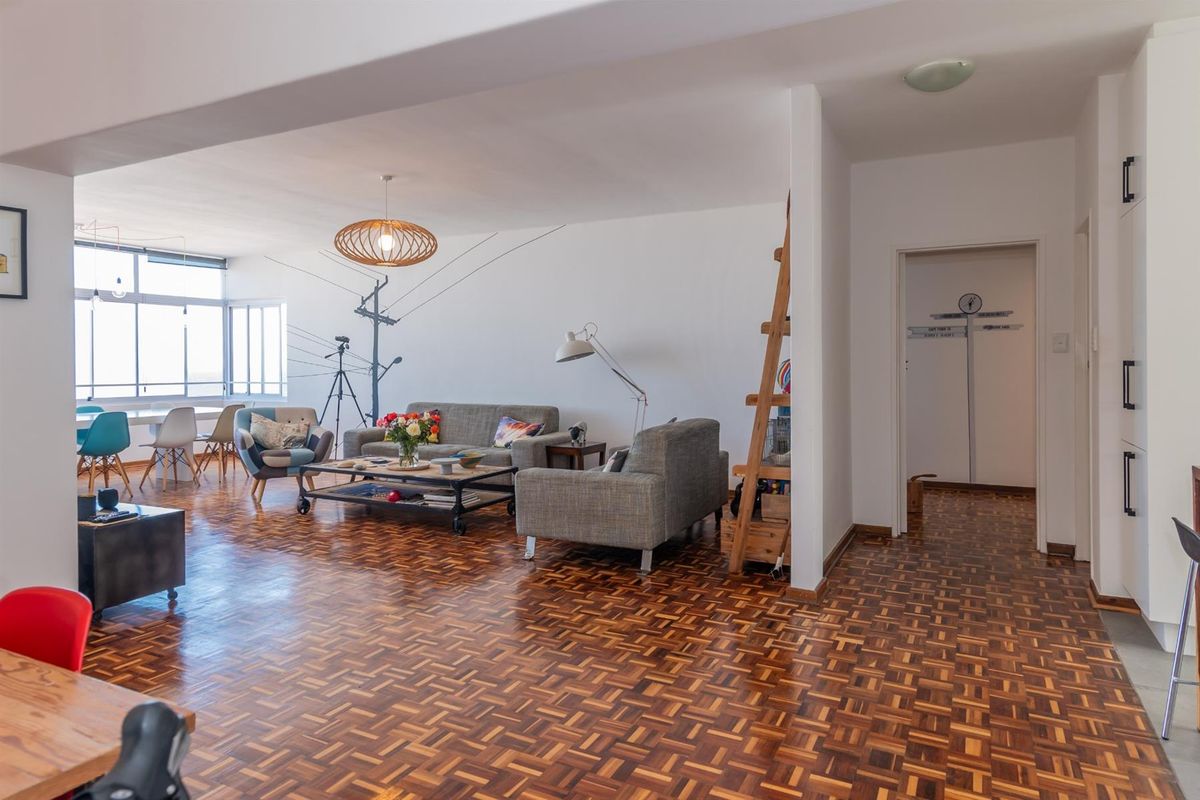 Spacious 3 bed contemporary apartment with spectacular sea views. - Photo 3