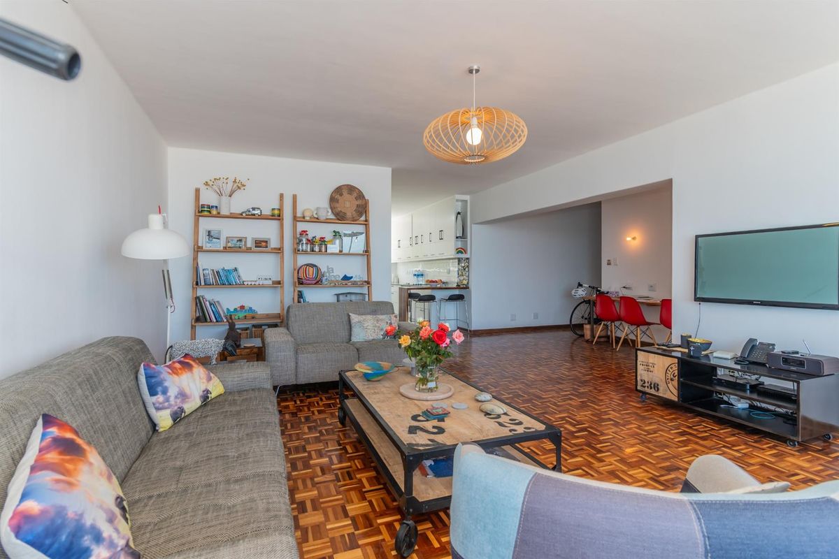 Spacious 3 bed contemporary apartment with spectacular sea views. - Photo 5