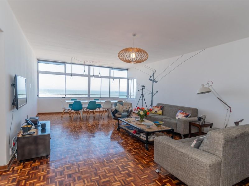 Spacious 3 bed contemporary apartment with spectacular sea views. - Photo 7