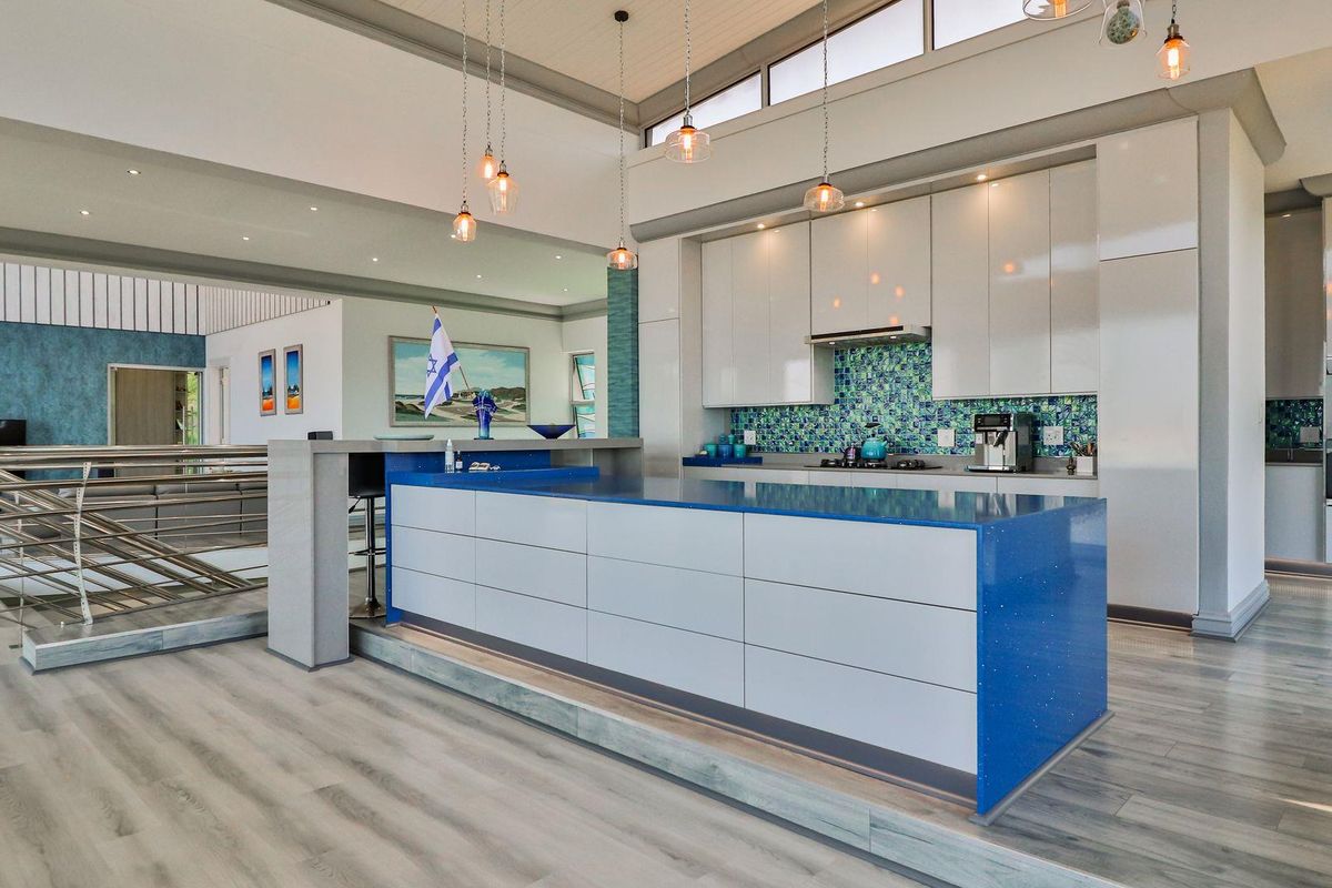 Privacy, Luxury and Effortless Coastal Living or Investment Opportunity! - Photo 3