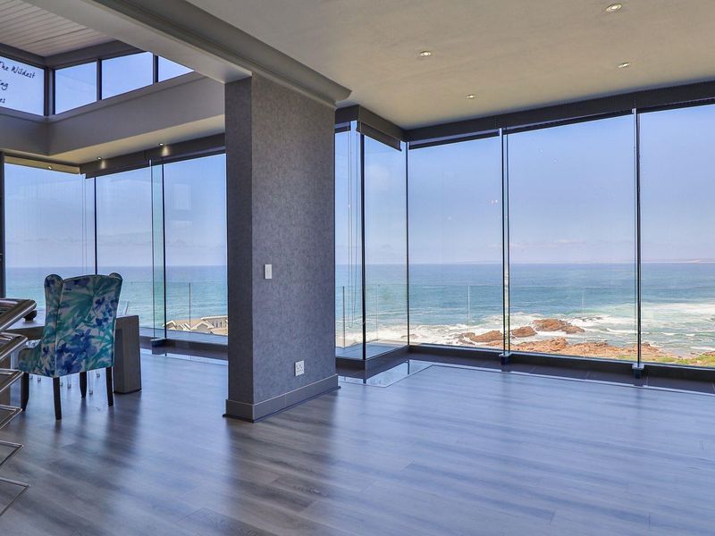 Privacy, Luxury and Effortless Coastal Living or Investment Opportunity! - Photo 6