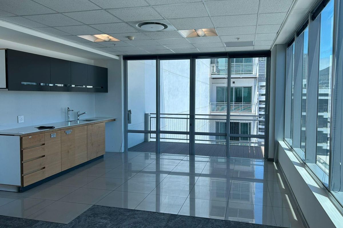 AAA-Grade Office To Rent in Convention Towers on the Foreshore, Cape Town - Photo 2