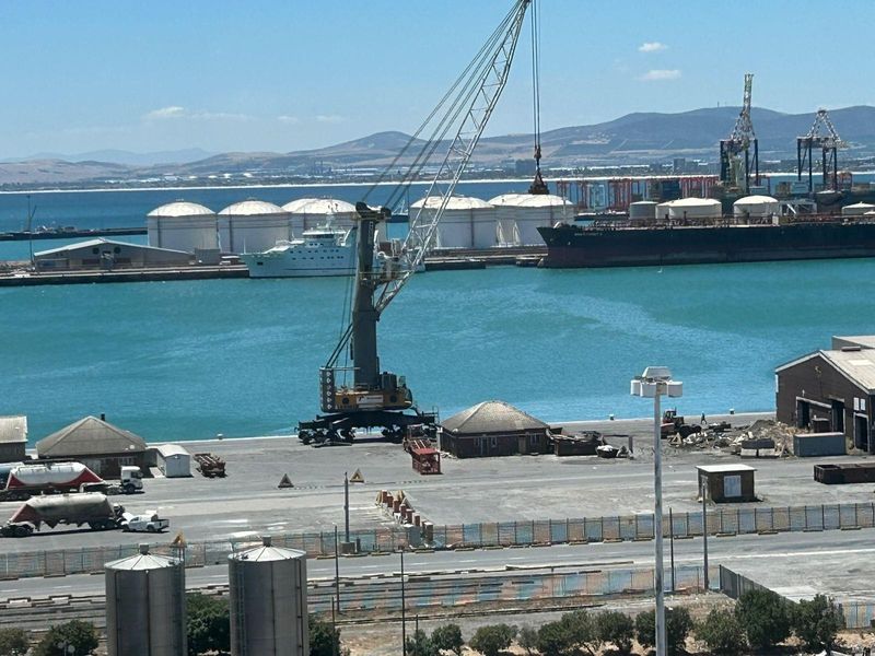 AAA-Grade Office To Rent in Convention Towers on the Foreshore, Cape Town - Photo 4