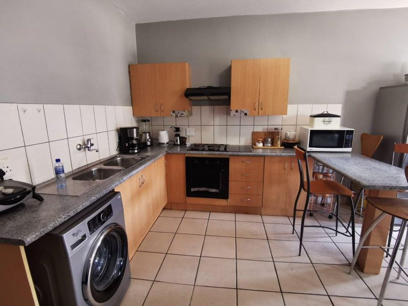 2 BED and 2 BATH Bargain Apartment Up for Grabs - Photo 9