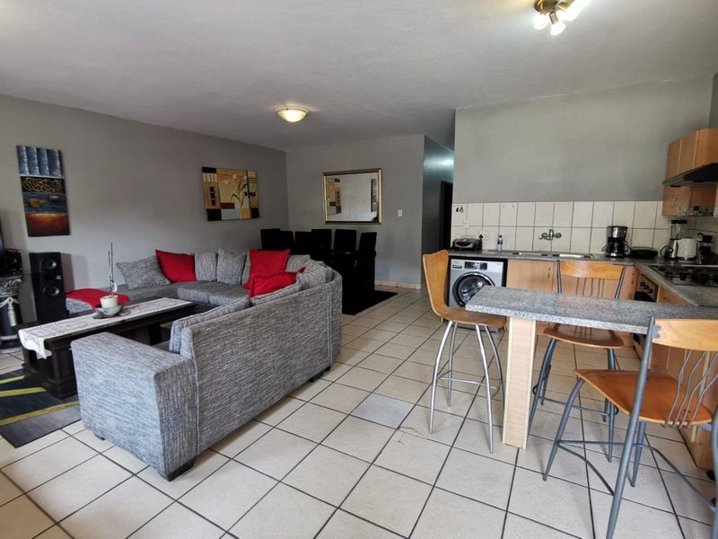 2 BED and 2 BATH Bargain Apartment Up for Grabs - Photo 8