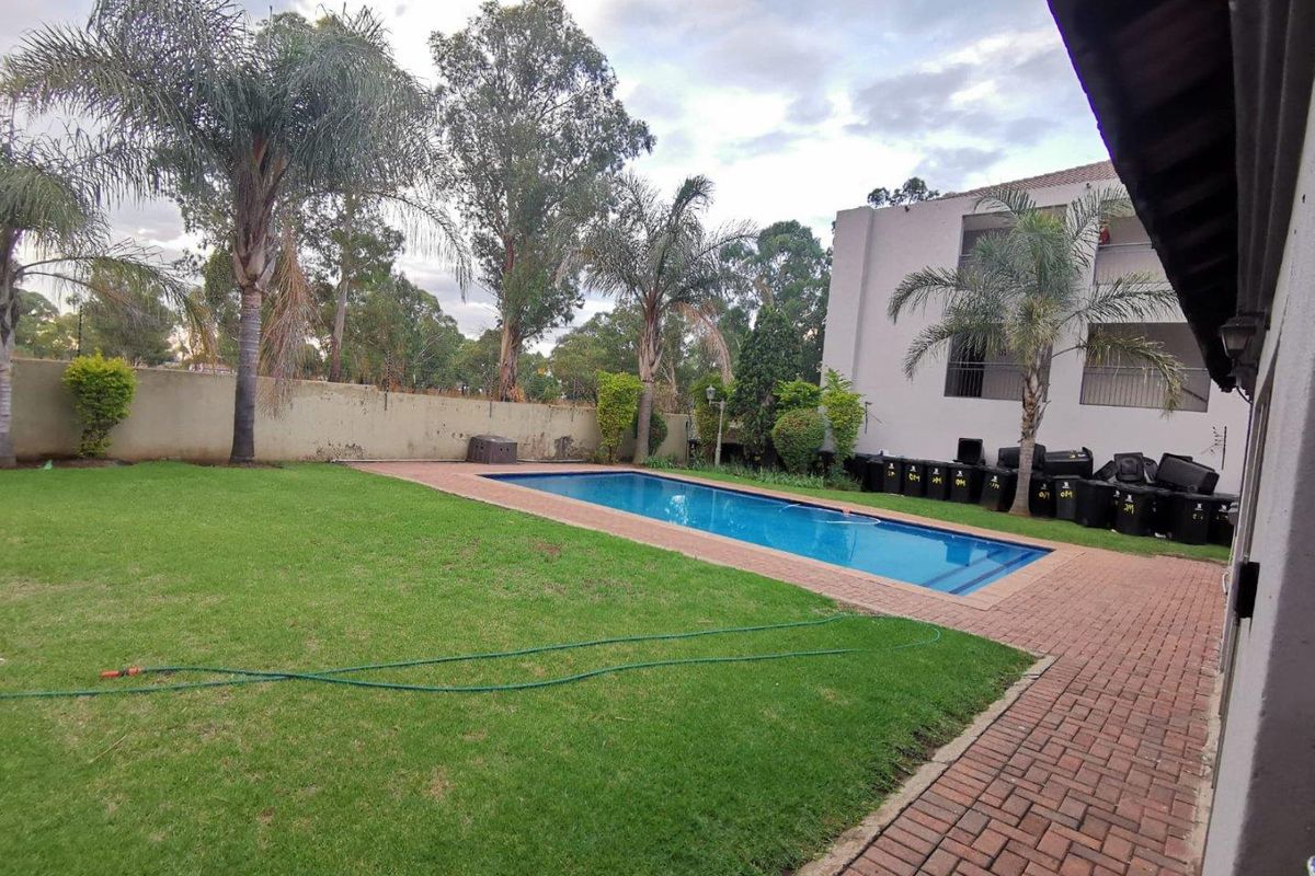 2 BED and 2 BATH Bargain Apartment Up for Grabs - Photo 2