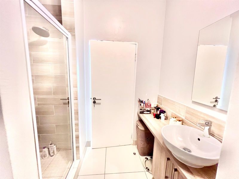 Apartment For Sale in Midrand - Photo 9