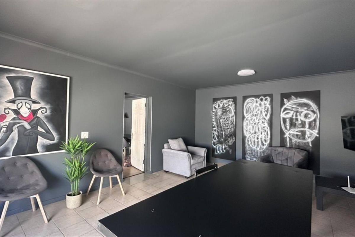 Stunning Modern Living: Two-Bedroom Gem in Yzerfontein - Photo 2