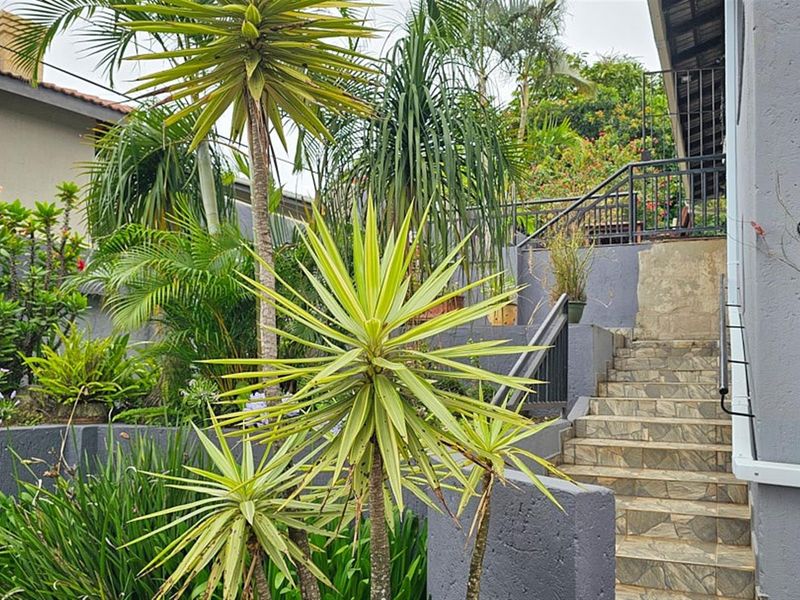 Lovely Family House with Flat - Photo 3