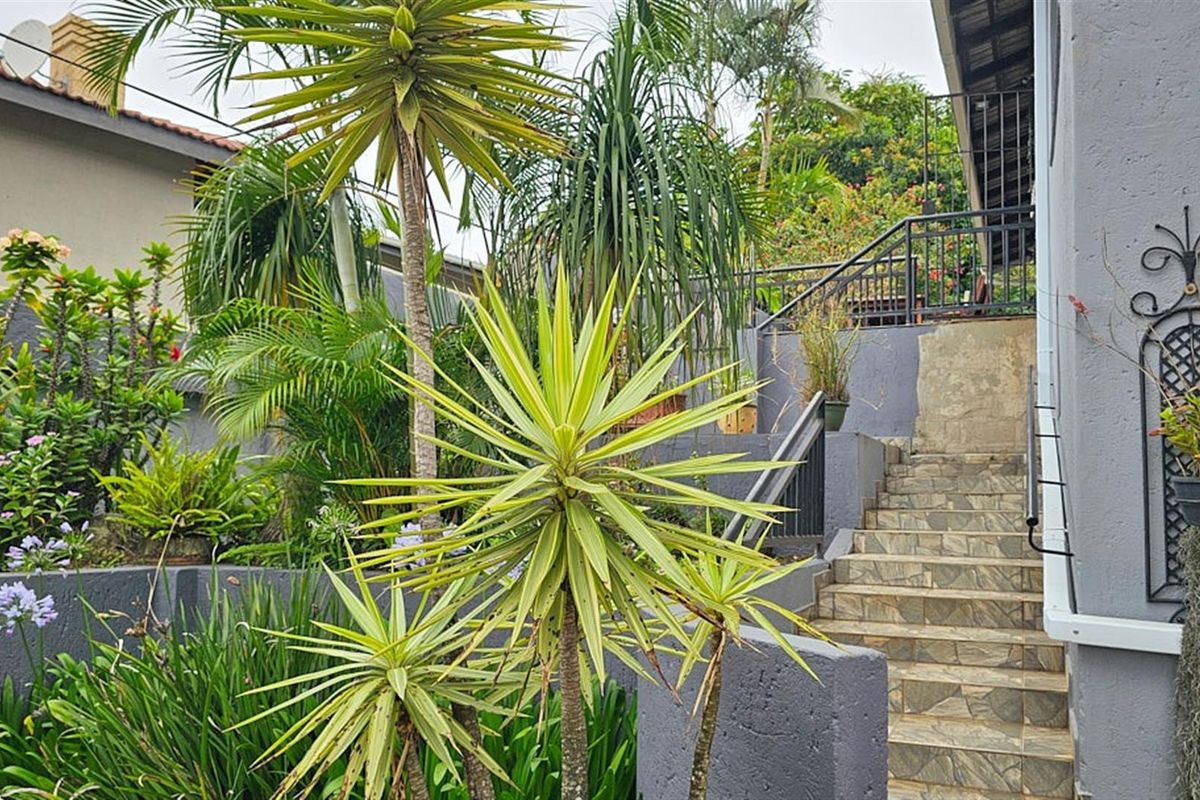 Lovely Family House with Flat - Photo 3